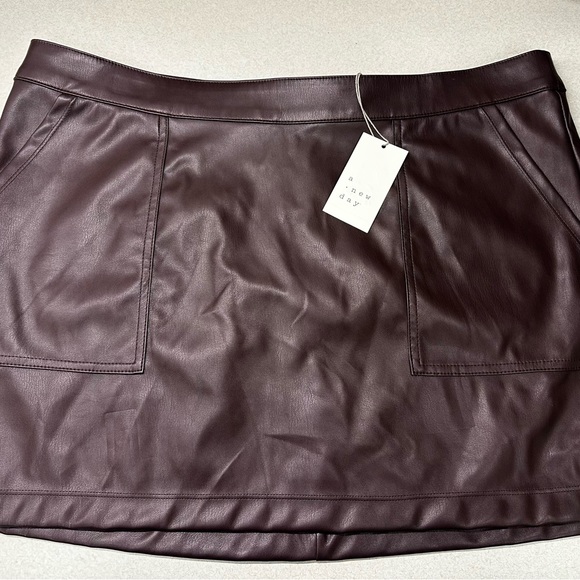 NWT A New Day Women's Mini Faux Leather Skirt Brown Size L - Picture 2 of 6